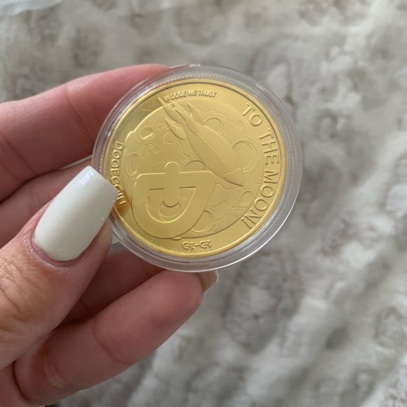 Dogecoin To The Moon Collectables - Picture 2 of 9